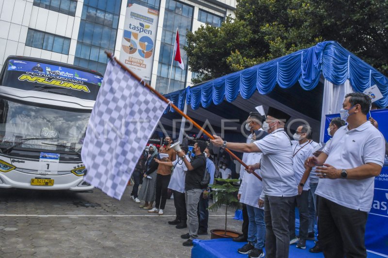 TASPEN BERANGKATKAN 12 BUS MUDIK GRATIS ANTARA Foto