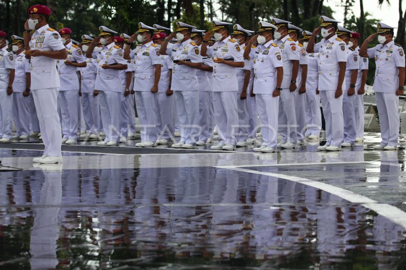 ZIARAH DI MAKAM PAHLAWAN | ANTARA Foto