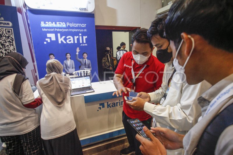 TARGET PENURUNAN ANGKA PENGANGGURAN 2023 | ANTARA Foto