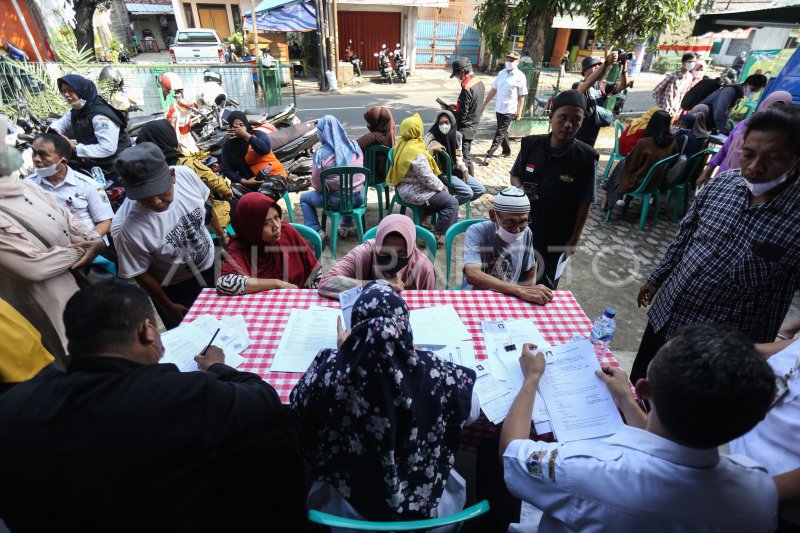 PELAYANAN TERDAMPAK PERUBAHAN NAMA JALAN | ANTARA Foto