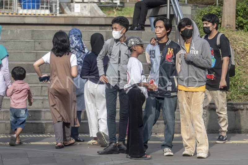 PENERAPAN WAKTU BERKUMPUL DI KAWASAN TAMAN STASIUN MRT DUKUH ATAS