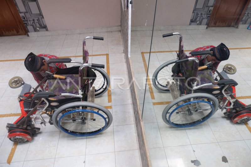 Inovasi Kursi Roda Penyandang Disabilitas Antara Foto