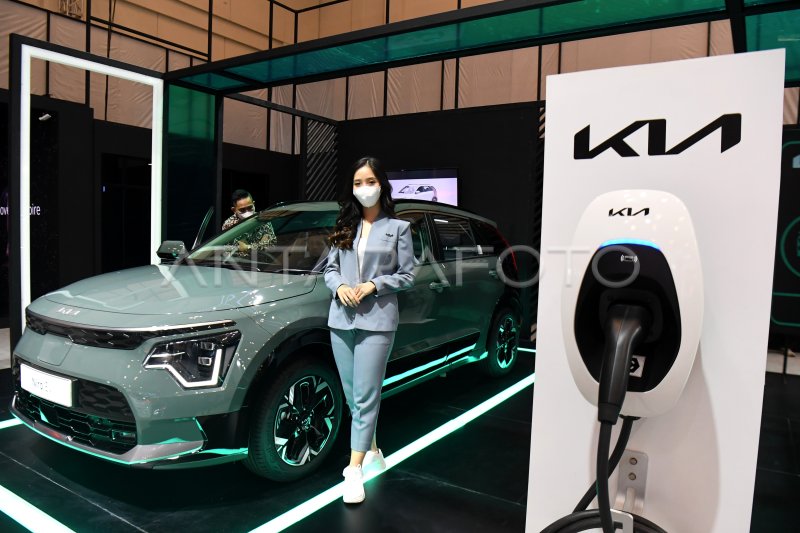 MOBIL LISTRIK DI GIIAS 2022 | ANTARA Foto