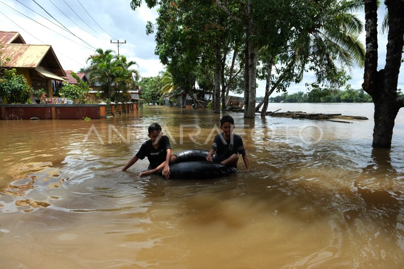 Status Tanggap Darurat Banjir Di Sintang Antara Foto