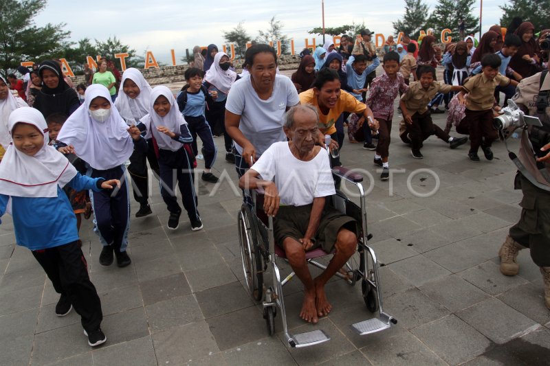 HARI KESADARAN TSUNAMI SEDUNIA | ANTARA Foto