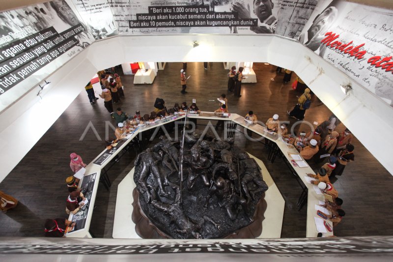 BELAJAR SEJARAH DI MUSEUM | ANTARA Foto