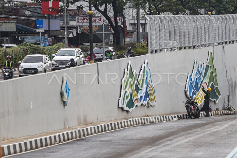 PROGRESS UNDERPASS DEWI SARTIKA | ANTARA Foto