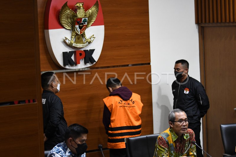 PENETAPAN TERSANGKA KORUPSI PENGOLAHAN ANODA LOGAM | ANTARA Foto