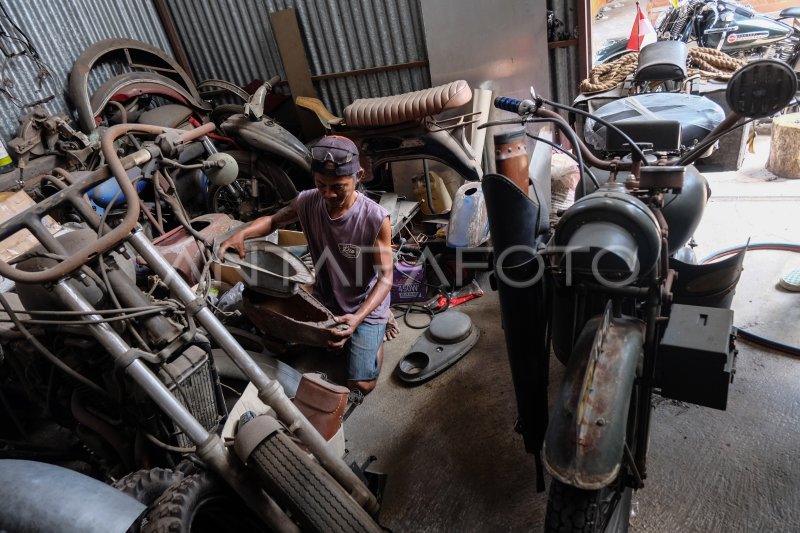 BENGKEL MOTOR MODIFIKASI DI SOLO | ANTARA Foto