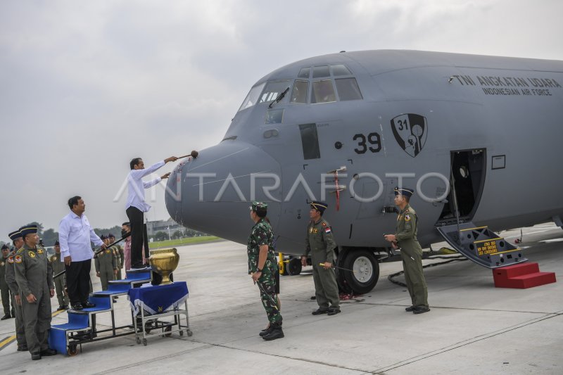 PRESIDEN HADIRI SERAH TERIMA ALUTSISTA PESAWAT HERCULES KE TNI | ANTARA ...