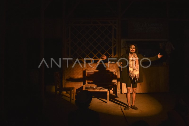 PEMENTASAN TEATER DRAMA SUNDA