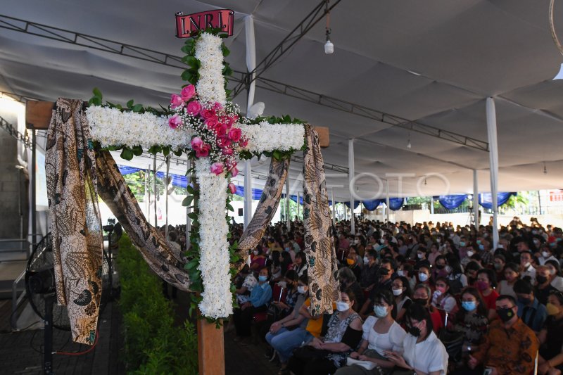 Misa Malam Paskah Di Gereja Katedral Jakarta Antara Foto 5221