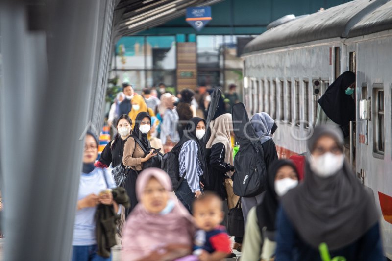 Arus Mudik Di Stasiun Kertapati Palembang Antara Foto