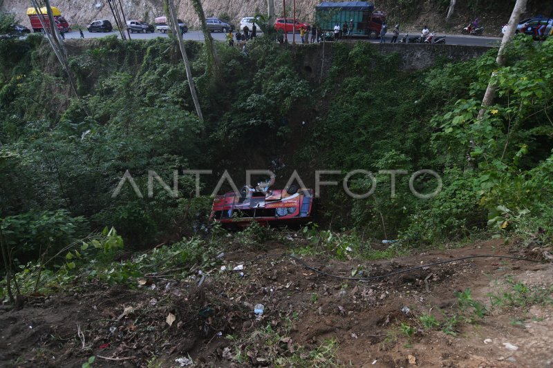 Kecelakaan bus santri di Pegunungan Kebun Kopi