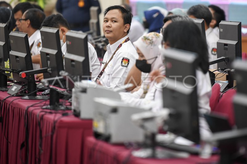 Verifikasi Pendaftaran Bakal Calon Anggota DPR | ANTARA Foto