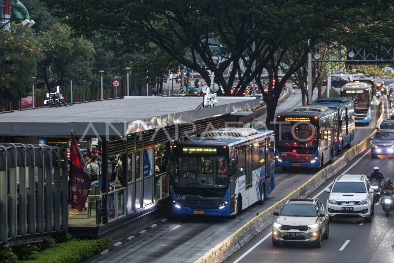 Rencana revitalisasi sepuluh halte Transjakarta