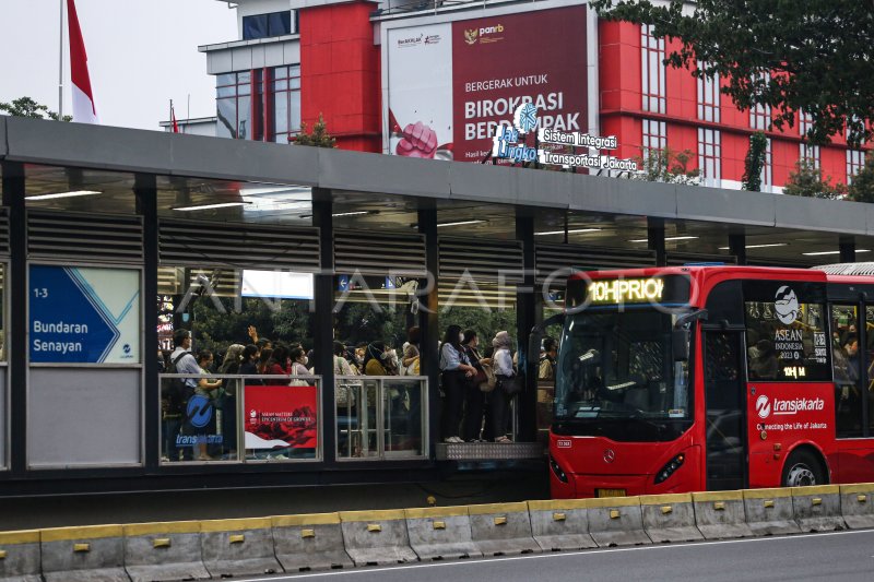 Rencana revitalisasi sepuluh halte Transjakarta