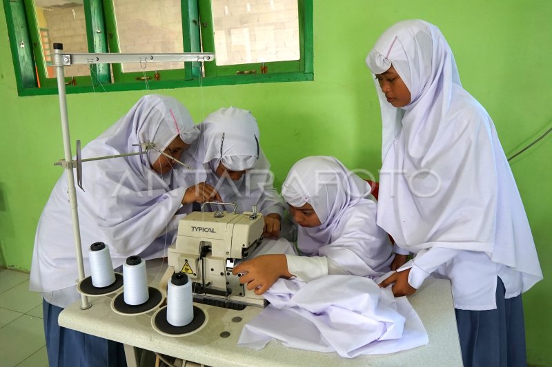 Program Kemandirian Pesantren Bank Indonesia | ANTARA Foto