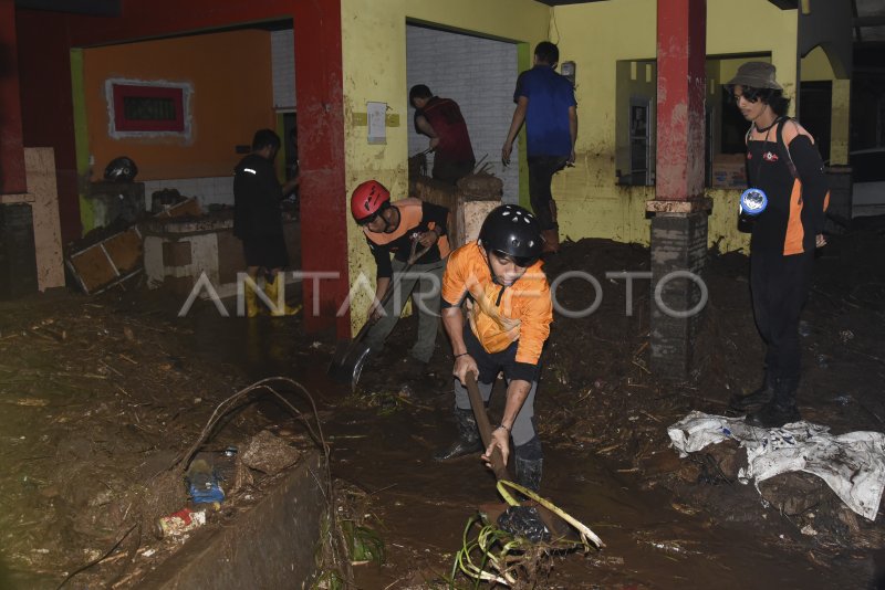 BANJIR BANDANG SUKABUMI | ANTARA Foto