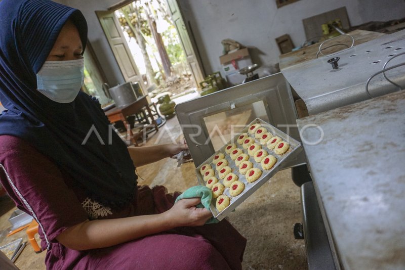 Pengiriman Kue Lebaran Hingga Ke Luar Negeri Antara Foto