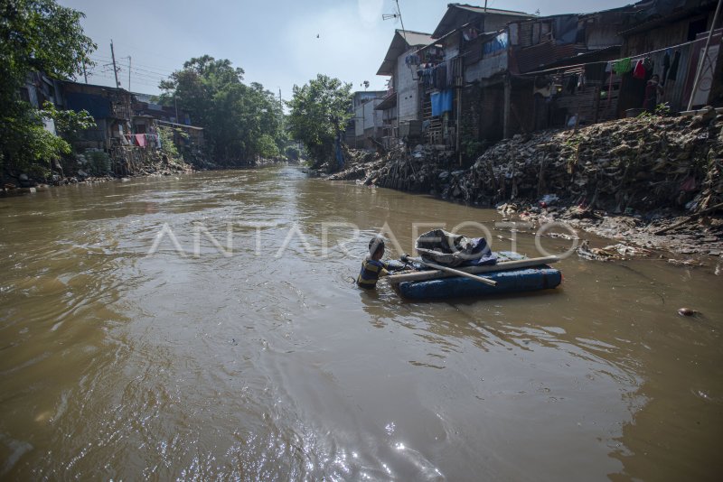 Pemprov Dki Jakarta Lanjutkan Normalisasi Ciliwung Antara Foto