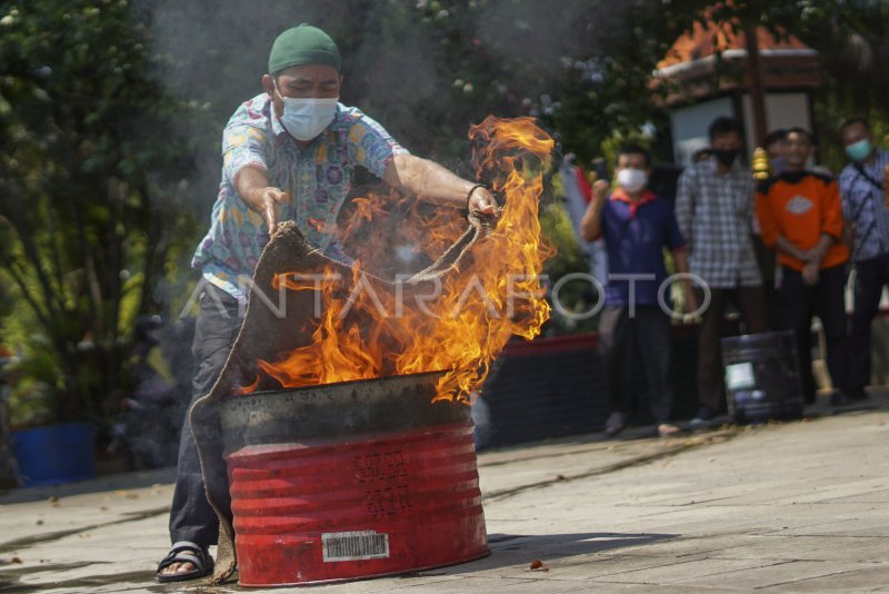 SIMULASI PENANGANAN BENCANA KEBAKARAN