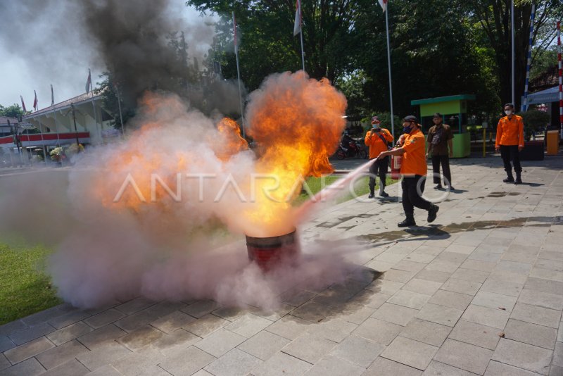 SIMULASI PENANGANAN BENCANA KEBAKARAN
