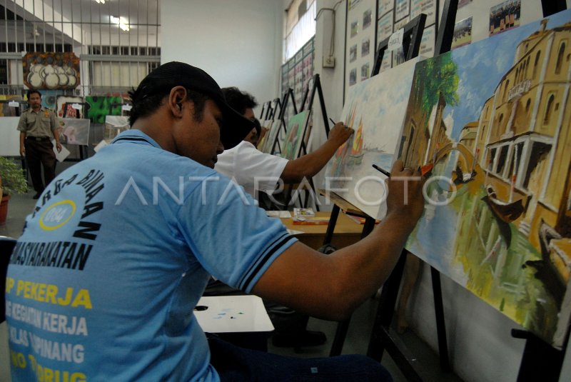 BINAAN KERJA | ANTARA Foto