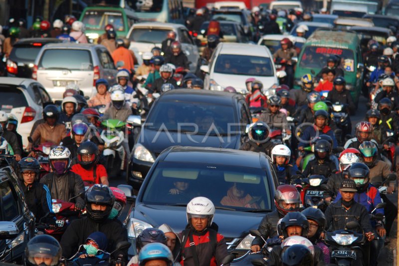 Puncak Arus Balik Bandung Antara Foto 9515