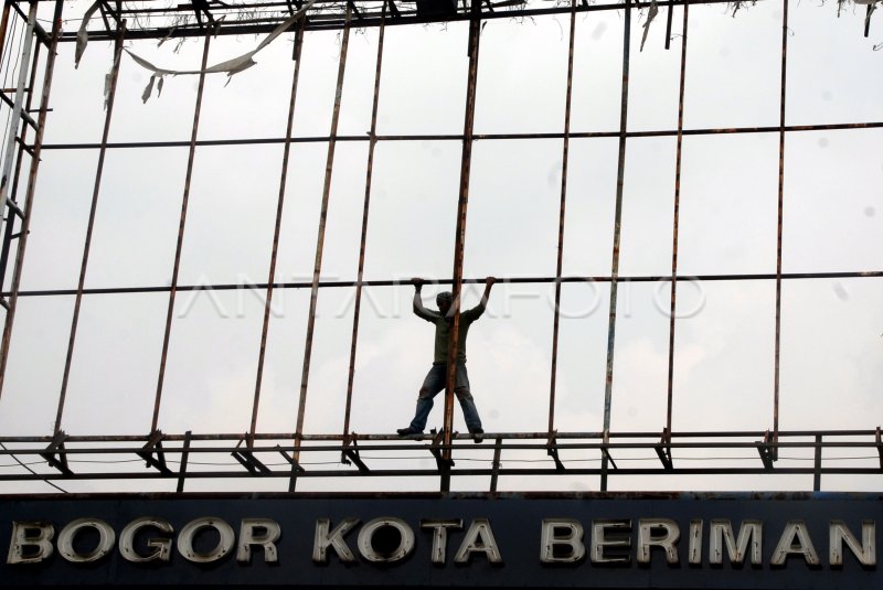 ANGKA KECELAKAAN KERJA DI INDONESIA | ANTARA Foto