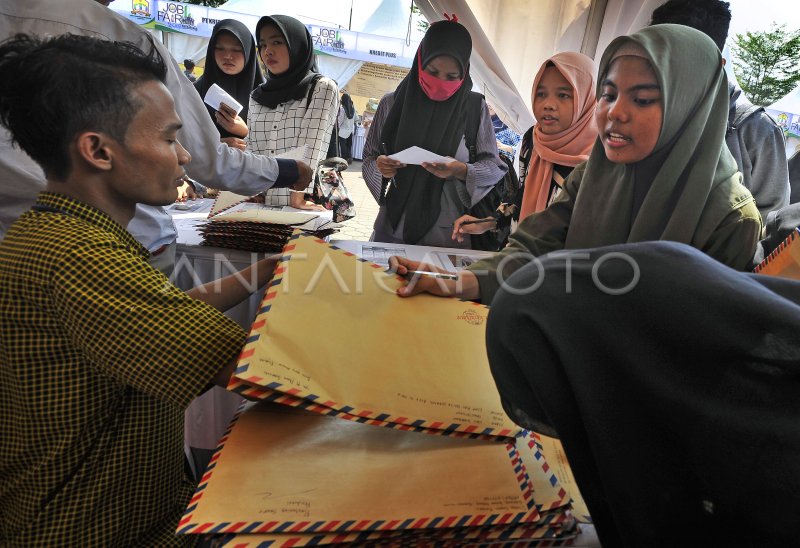 TEKAN ANGKA PENGANGGURAN | ANTARA Foto