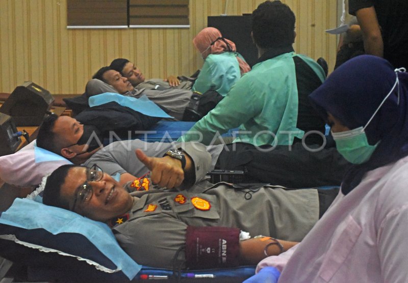 AKSI DONOR DARAH HUT HUMAS POLRI