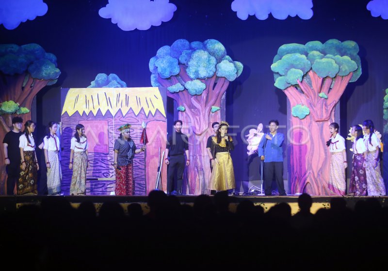 Pertunjukan teater cerita rakyat Timun Mas