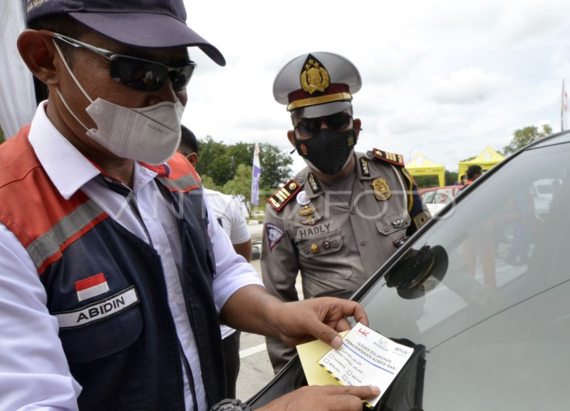 OPERASI KESELAMATAN BERKENDARA DI JALAN TOL | ANTARA Foto