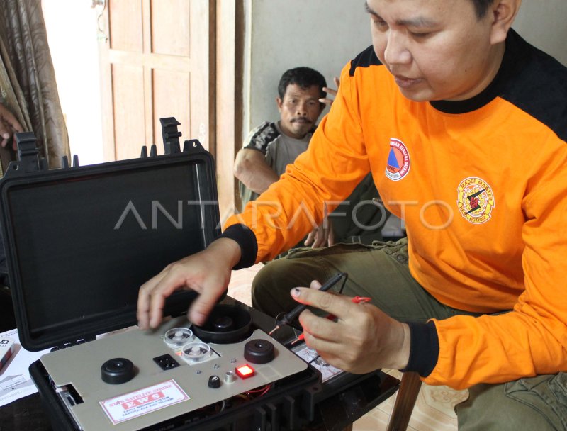 ALAT PENDETEKSI GEMPA