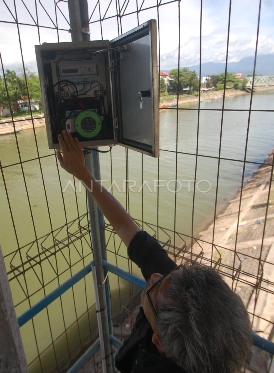 Tsunami early warning system model
