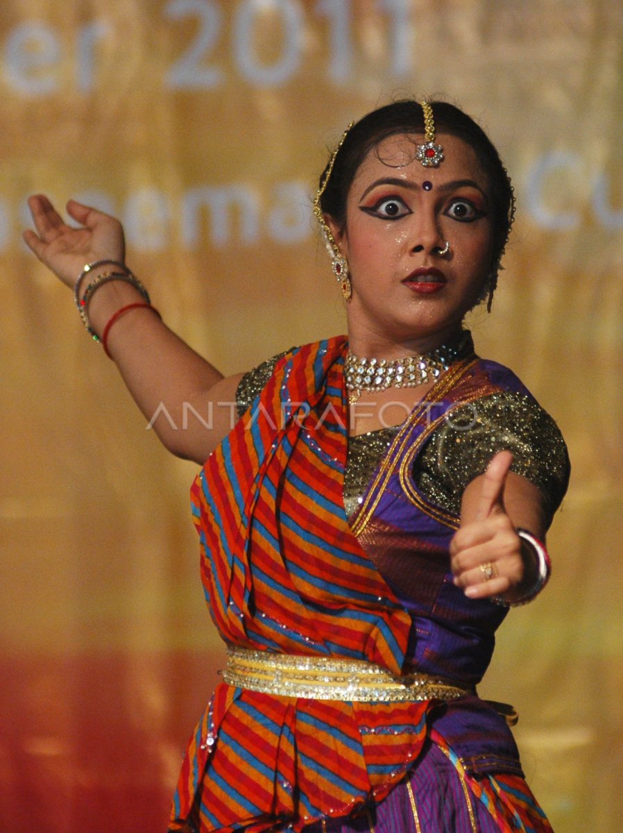 parents bollywood dance